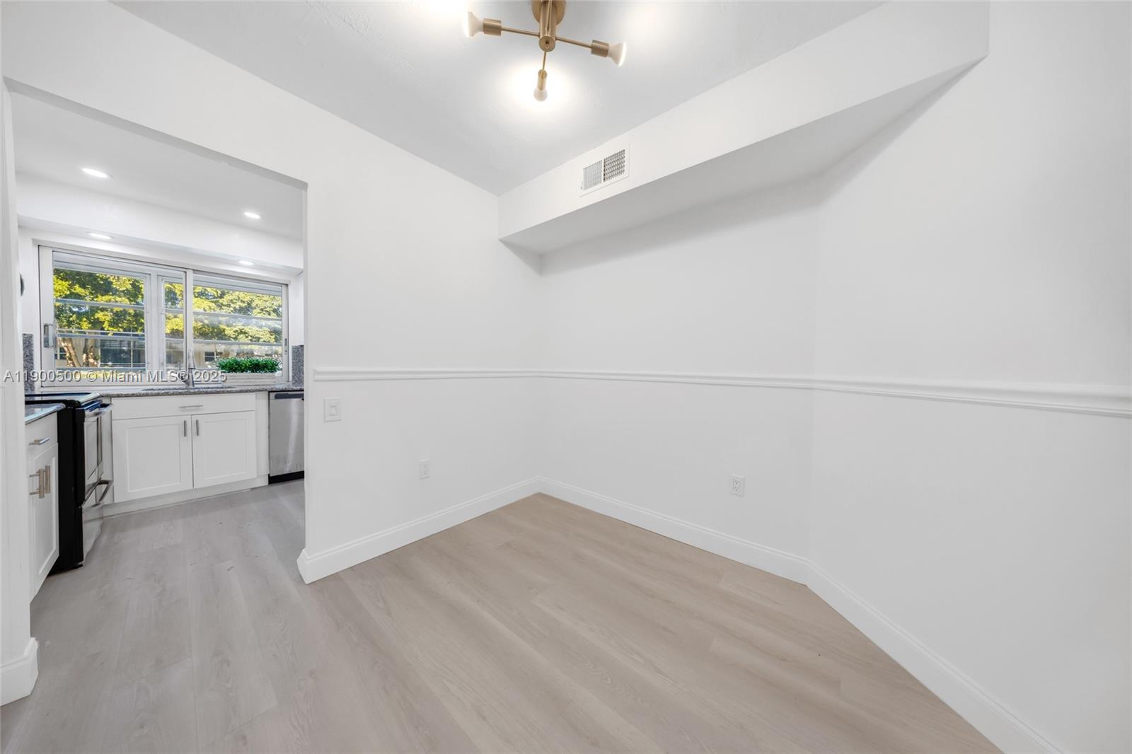 LIME BAY CONDOMINIUM 4 - Residential