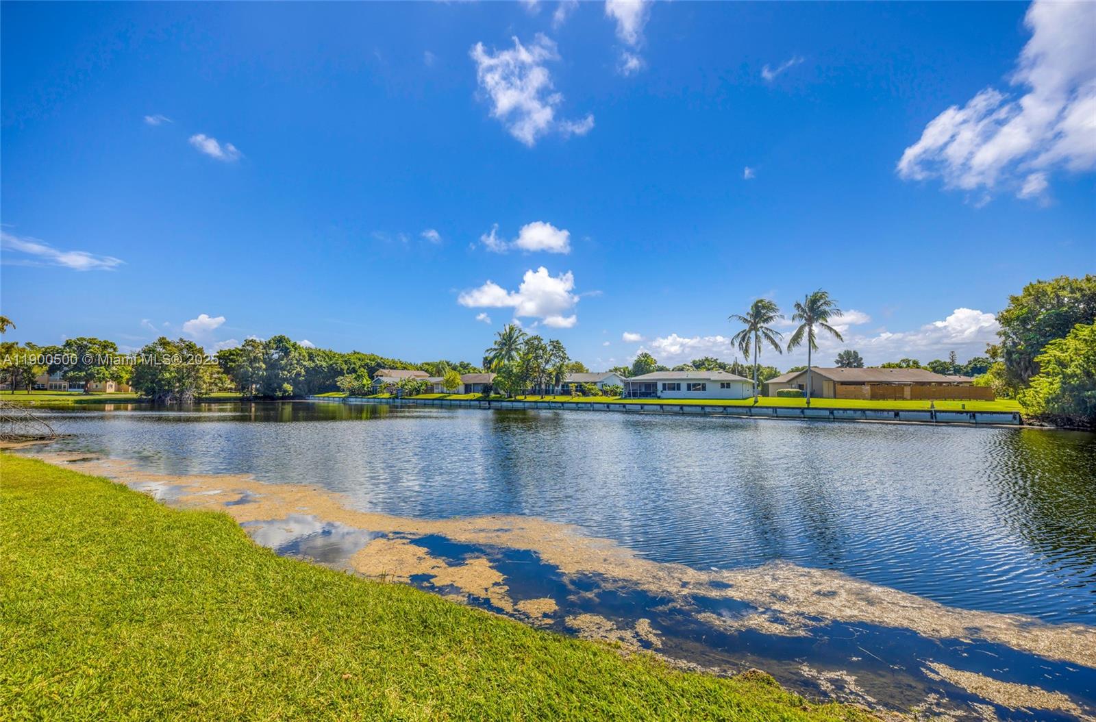 LIME BAY CONDOMINIUM 4 - Residential