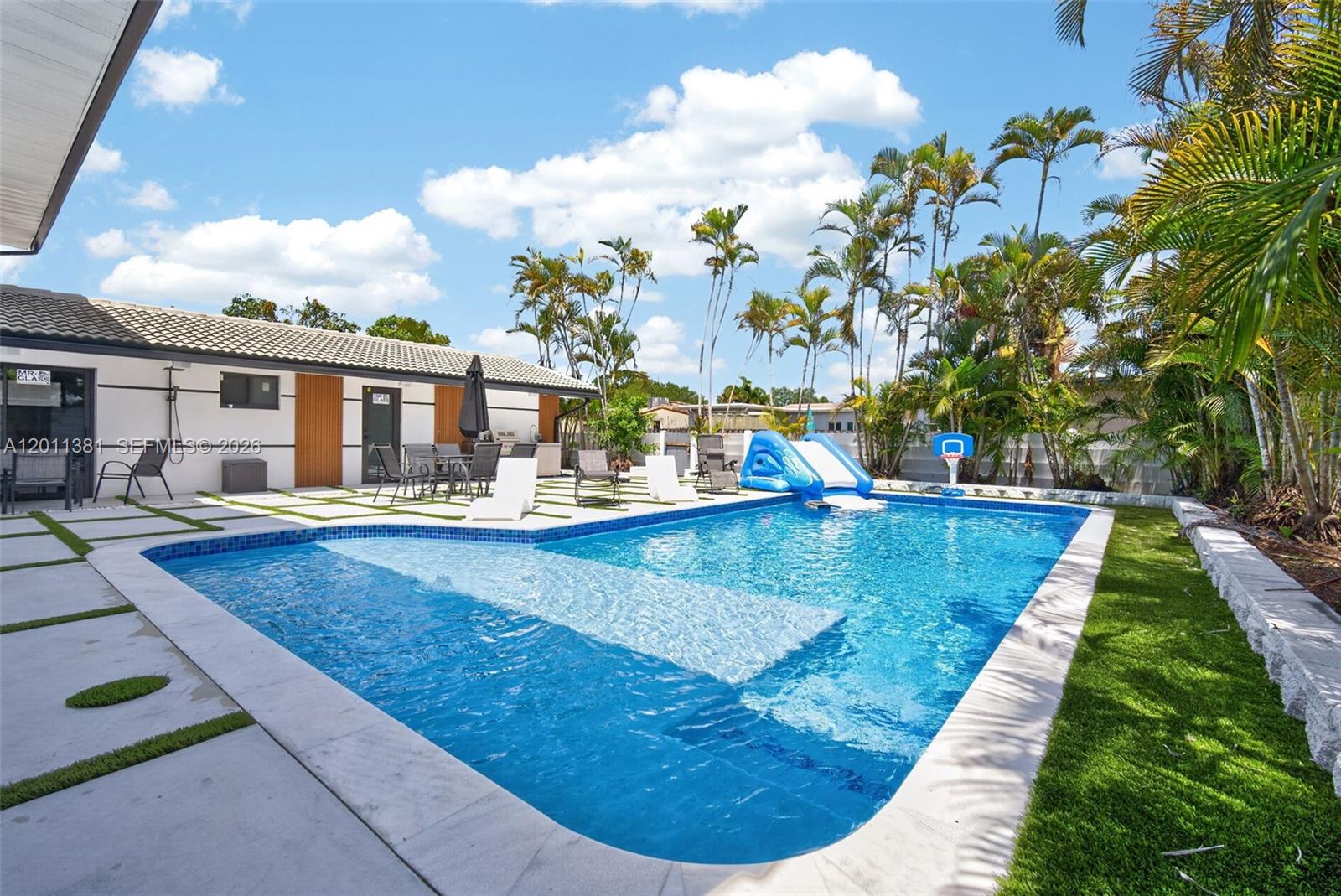 HOLLYWOOD HILLS AMEN PLAT - Residential