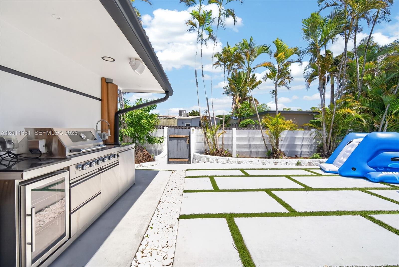 HOLLYWOOD HILLS AMEN PLAT - Residential