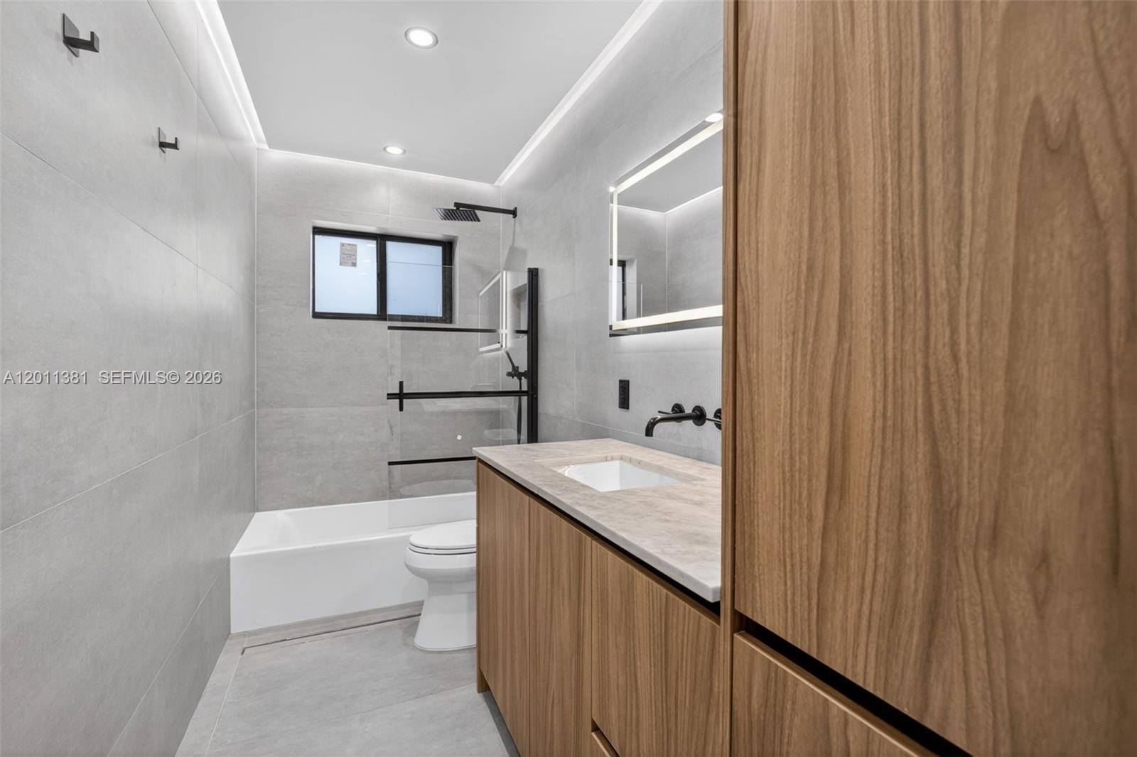 HOLLYWOOD HILLS AMEN PLAT - Residential