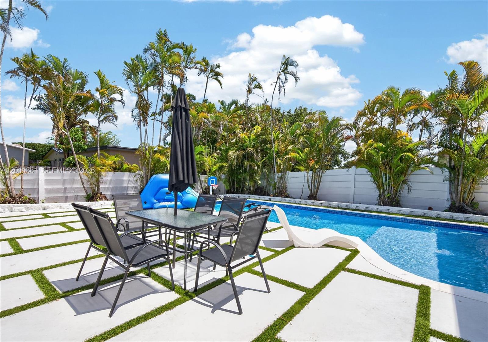HOLLYWOOD HILLS AMEN PLAT - Residential