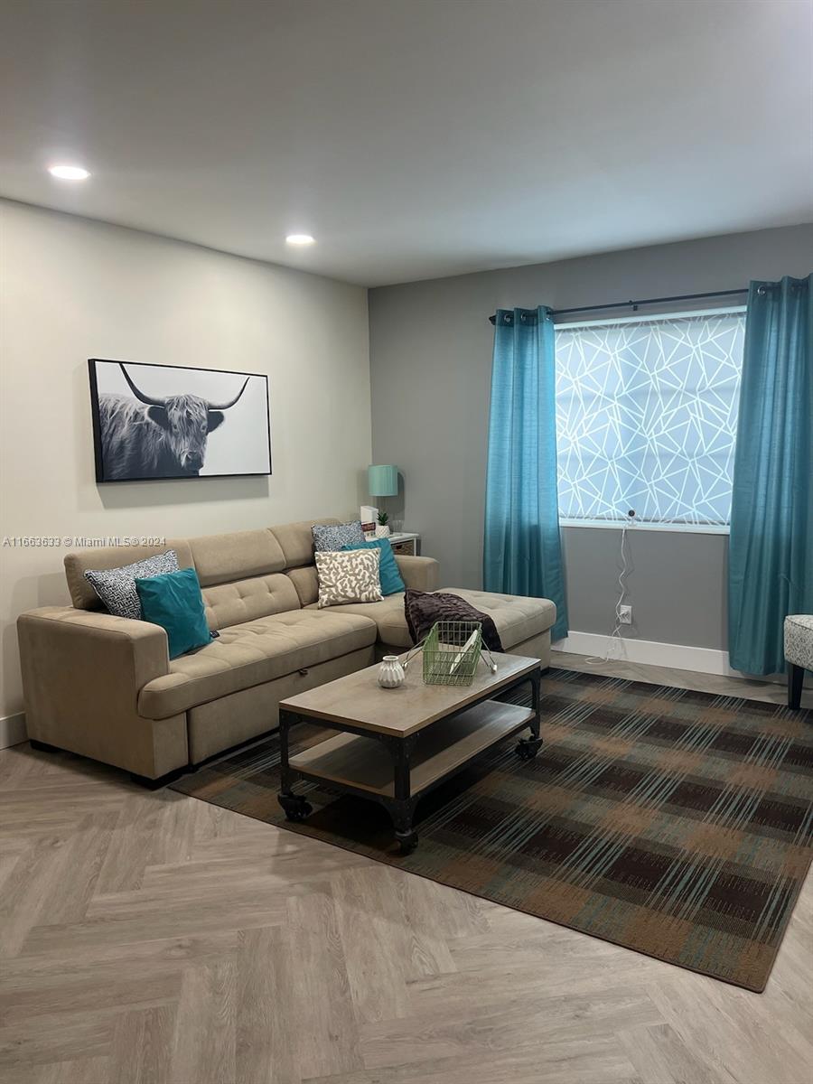 Property for Sale at 659 W Oakland Park Blvd 218C, Oakland Park, Miami-Dade County, Florida - Bedrooms: 1 
Bathrooms: 1  - $194,900