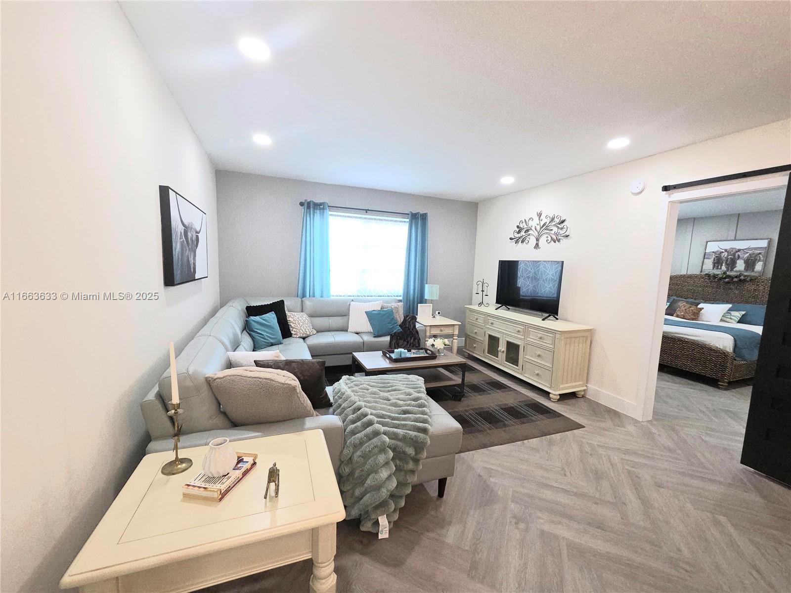 OAKLAND GROVE VILLAGE CON - Residential