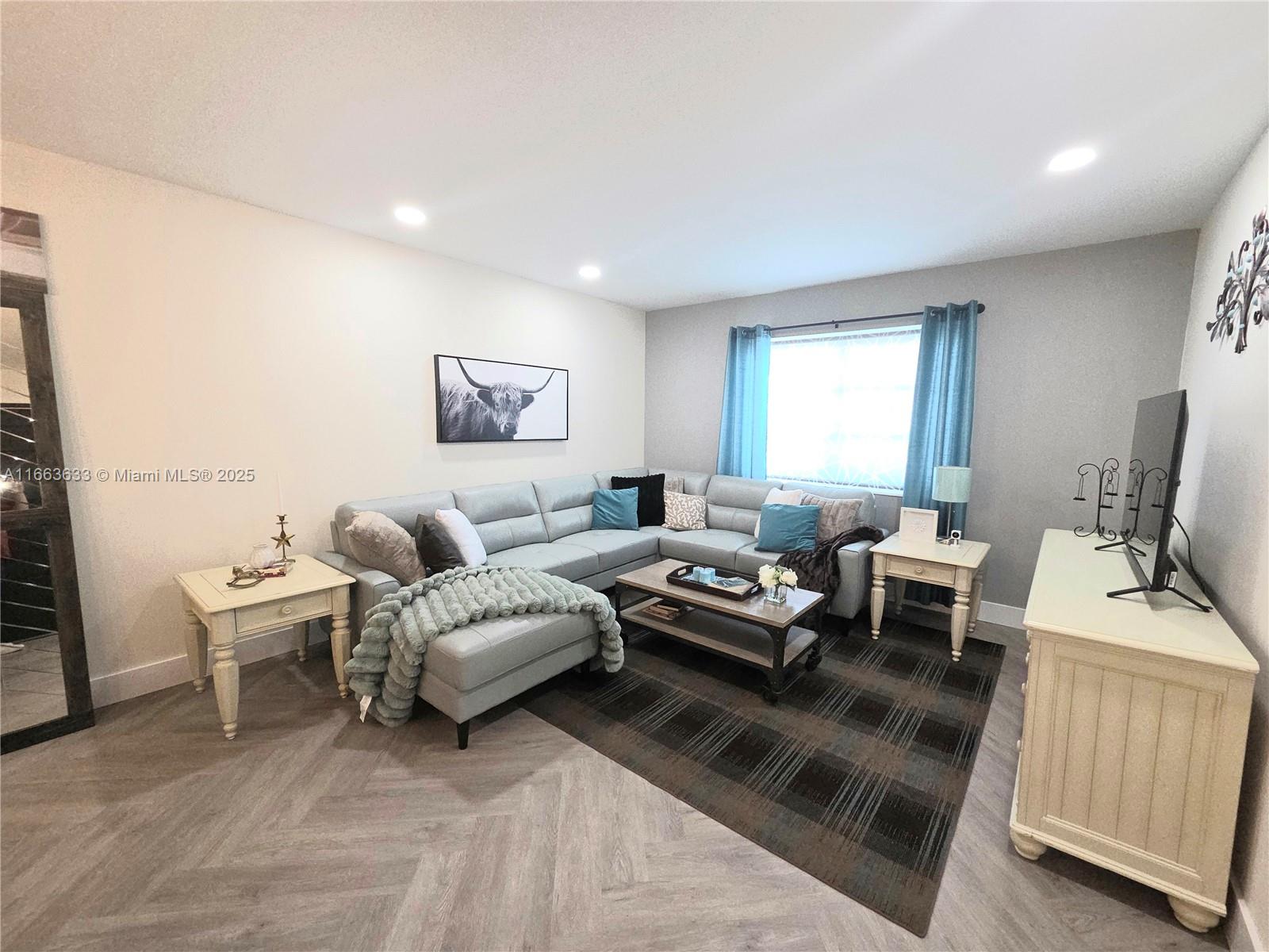 OAKLAND GROVE VILLAGE CON - Residential