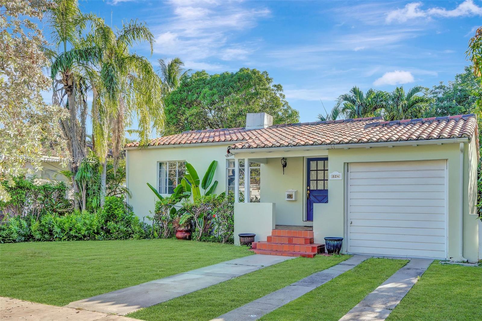 824 Granada Groves Ct, Coral Gables, Broward County, Florida - 2 Bedrooms  
1 Bathrooms - 