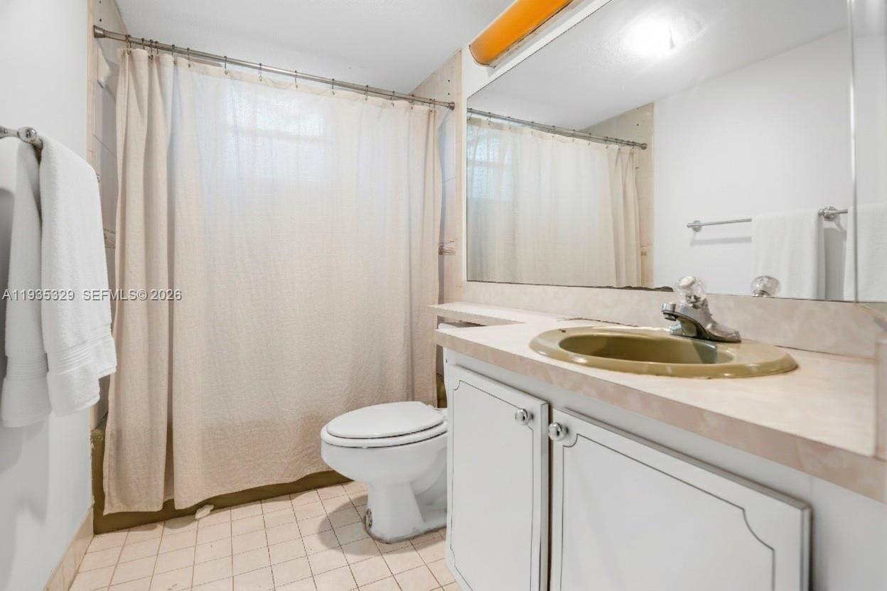 POLYNESIAN GARDENS CONDOM - Residential