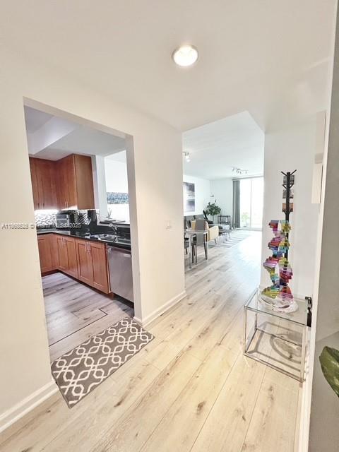 AVENTURA MARINA CONDO NUM - Residential