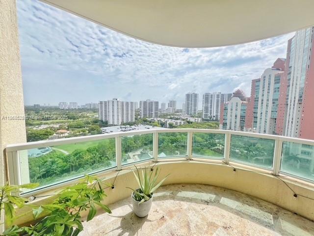 AVENTURA MARINA CONDO NUM - Residential