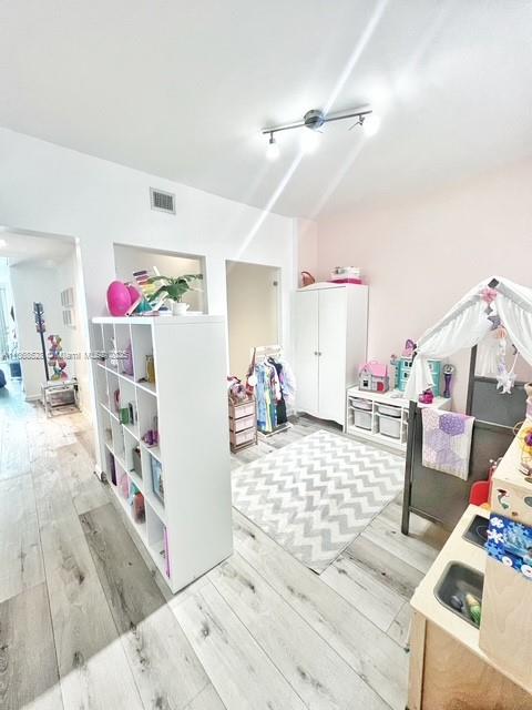 AVENTURA MARINA CONDO NUM - Residential