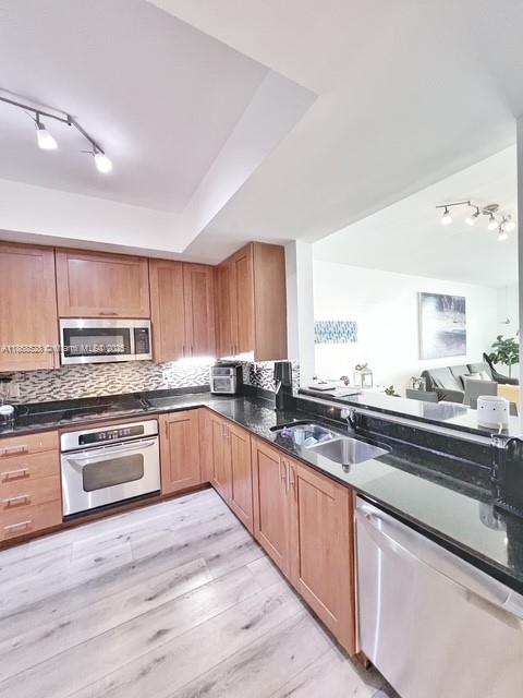 AVENTURA MARINA CONDO NUM - Residential