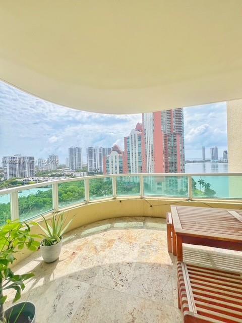 AVENTURA MARINA CONDO NUM - Residential