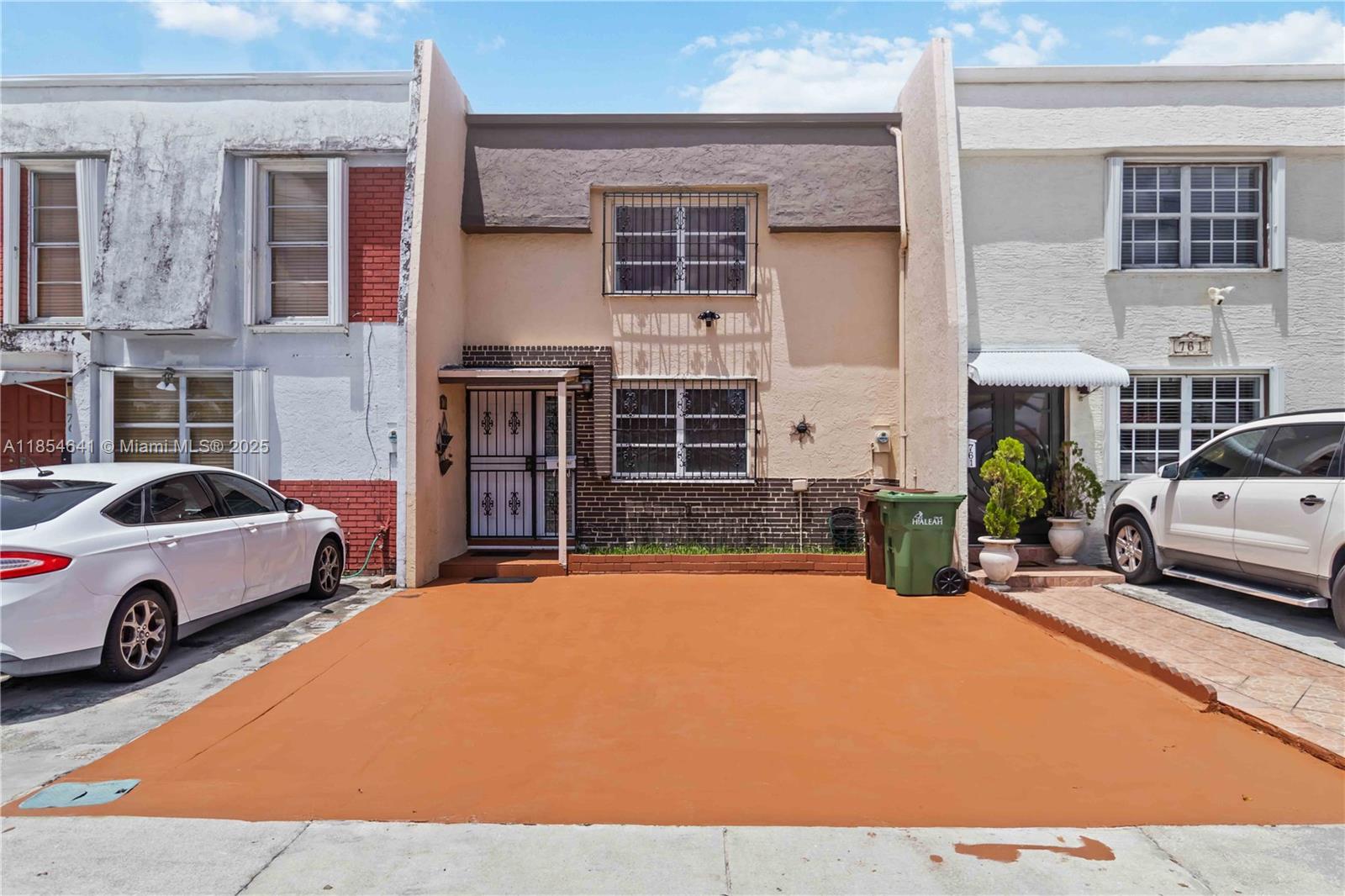 765 W 80th St