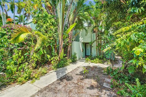 2591 Trapp Ave 4 Miami FL 33133