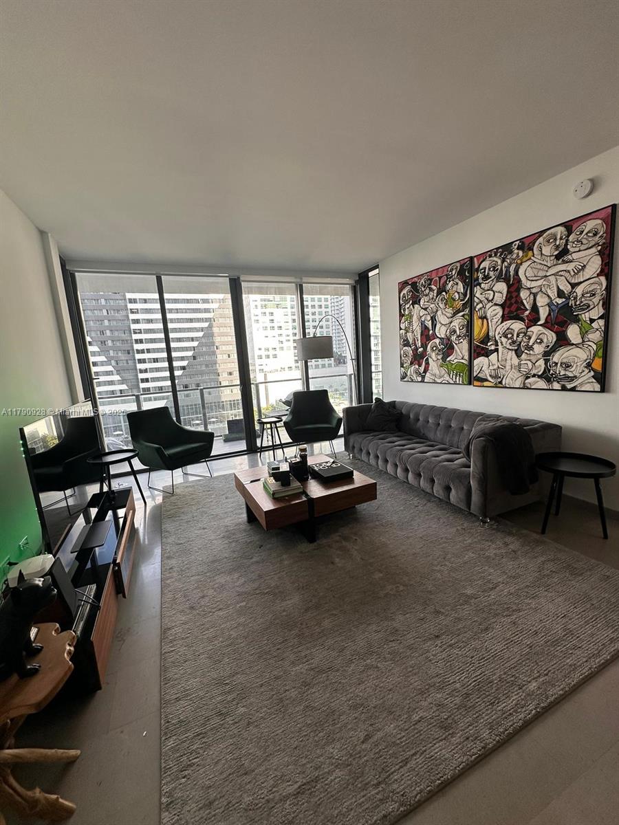 RISE CONDO - Residential