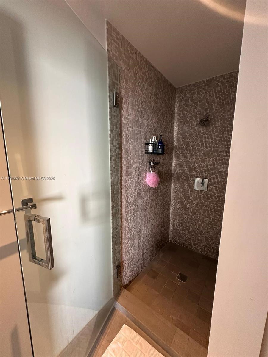 RISE CONDO - Residential