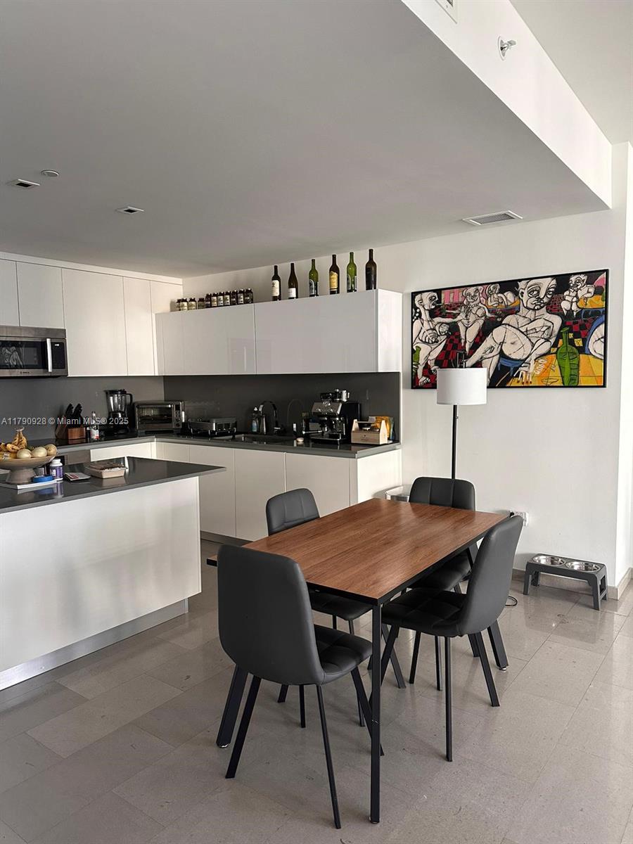 RISE CONDO - Residential