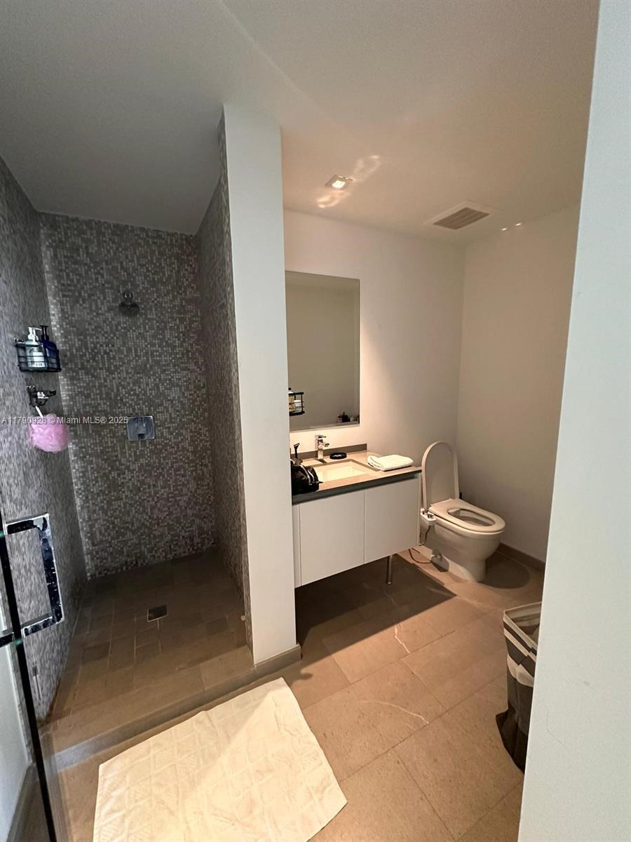 RISE CONDO - Residential