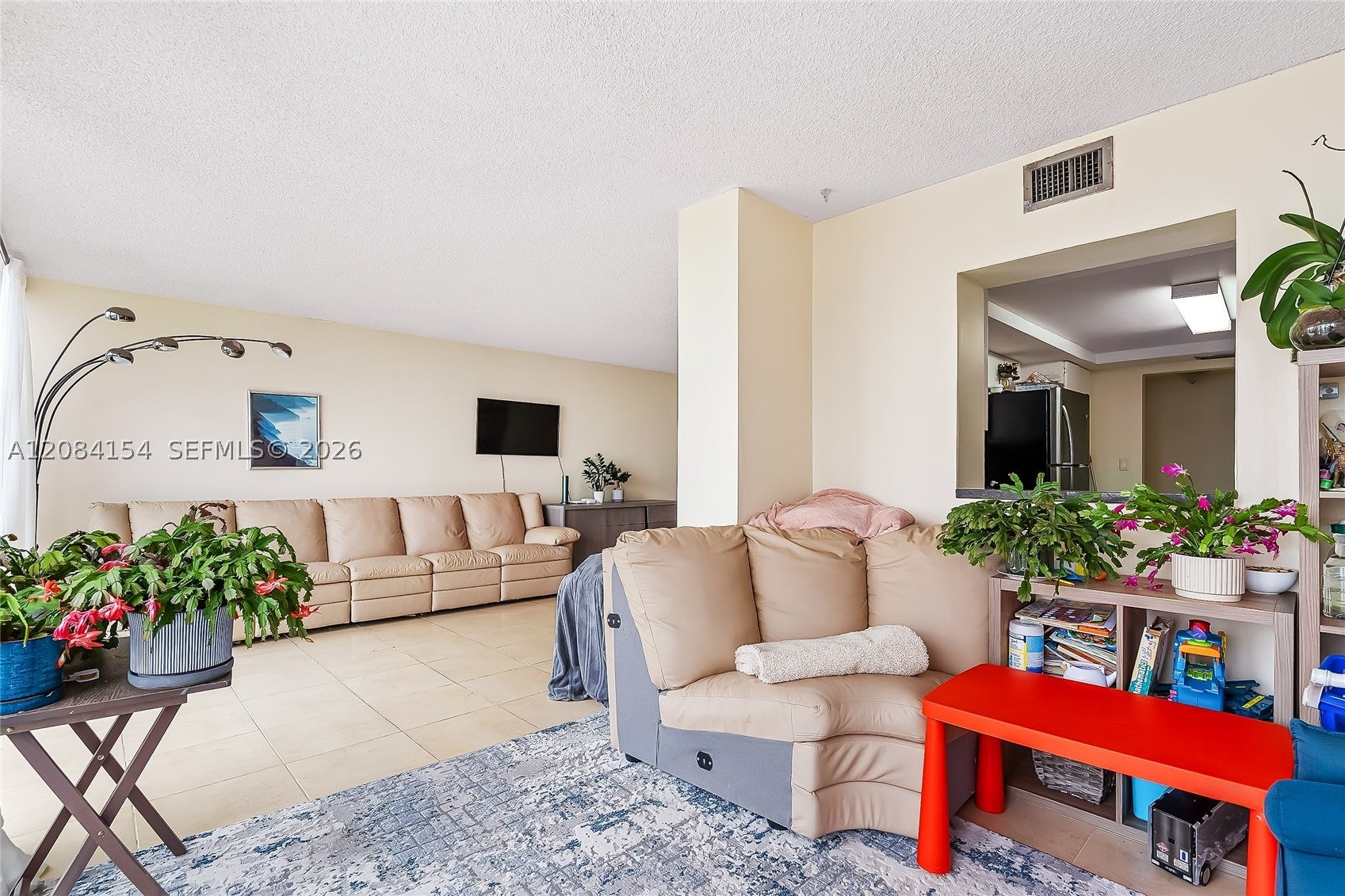 800 Parkview Dr 901