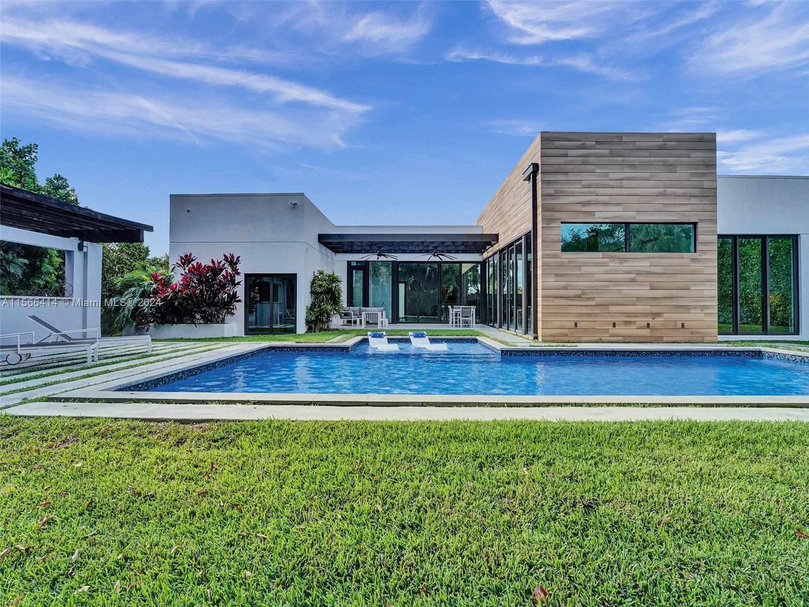 GREYKNOLL ESTATES - Residential