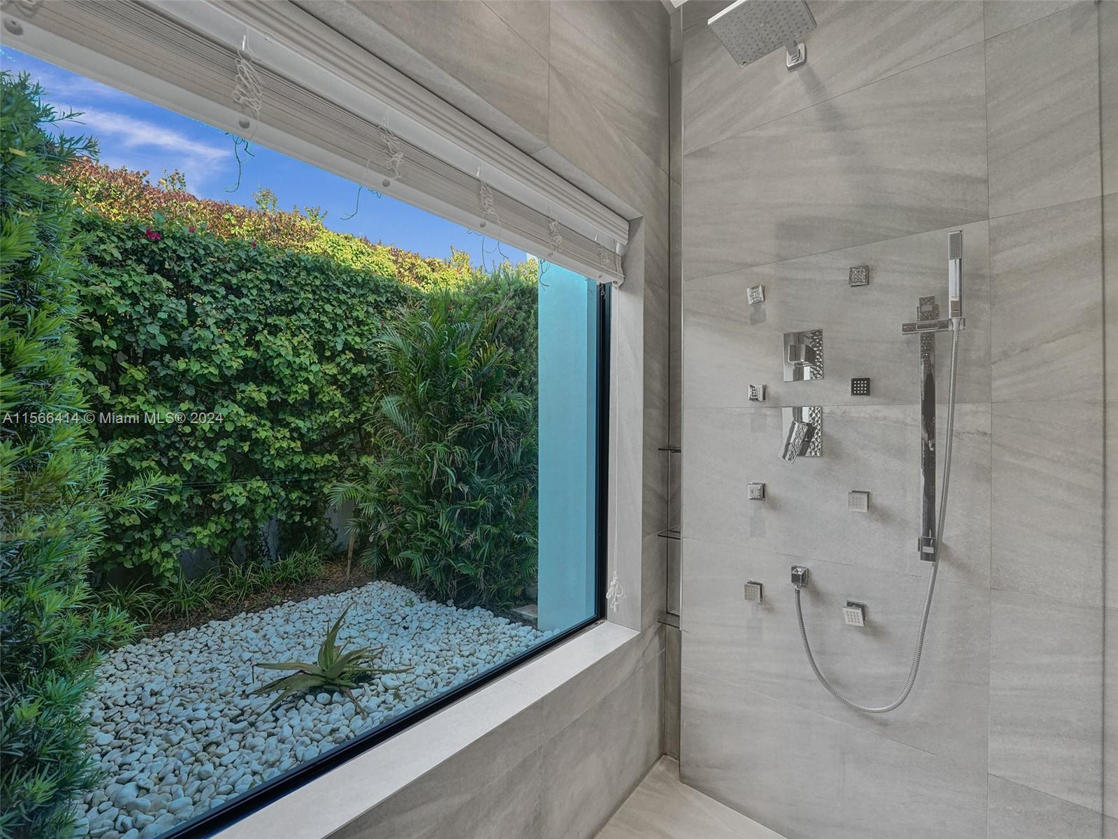 GREYKNOLL ESTATES - Residential