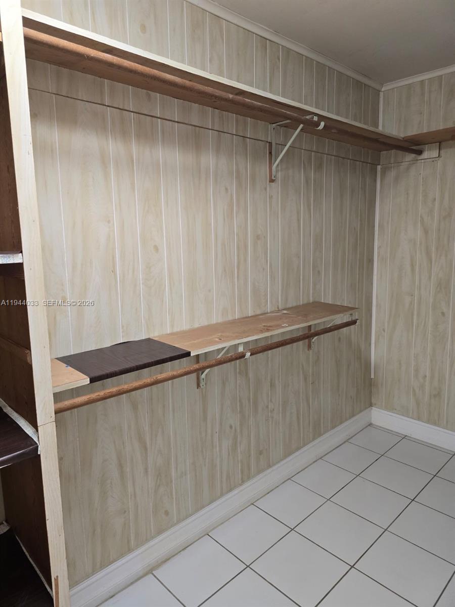 HOLLEMAN MANOR NO 2 2ND A - Residential