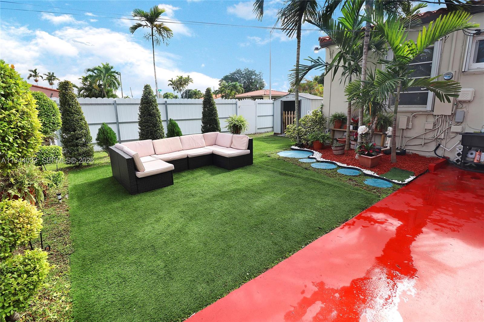 HOLLEMAN MANOR NO 2 2ND A - Residential