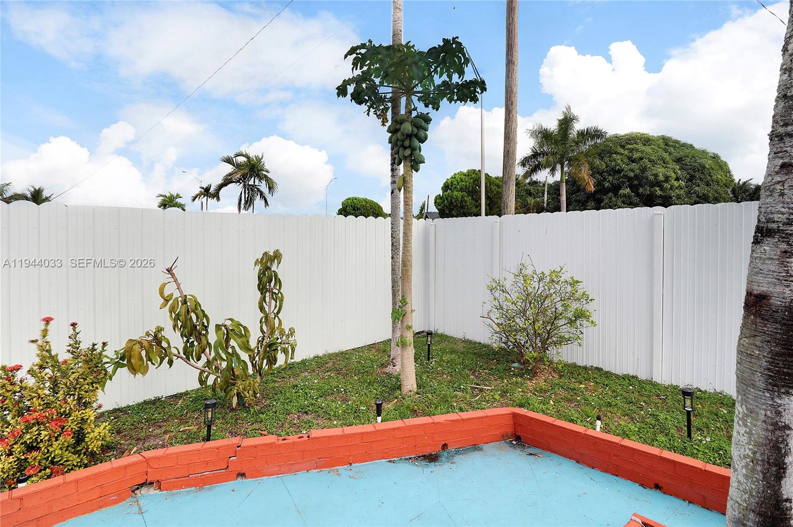 HOLLEMAN MANOR NO 2 2ND A - Residential