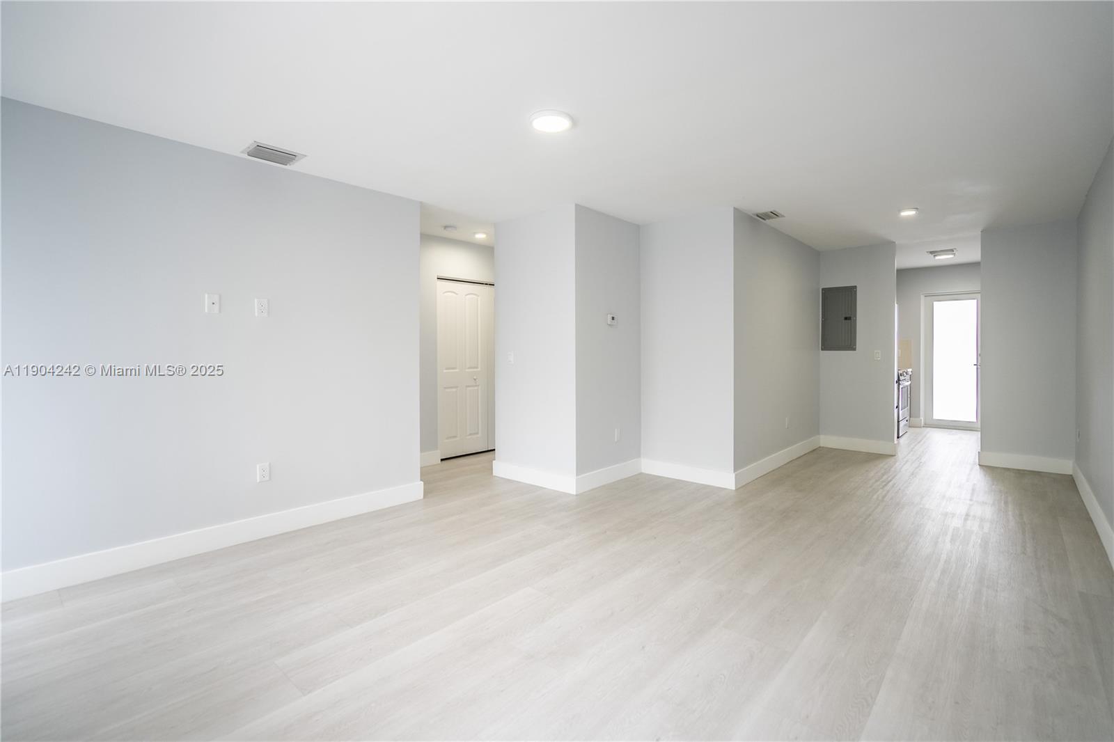 TREASURE IS 1ST ADDN PORT - Residential Lease