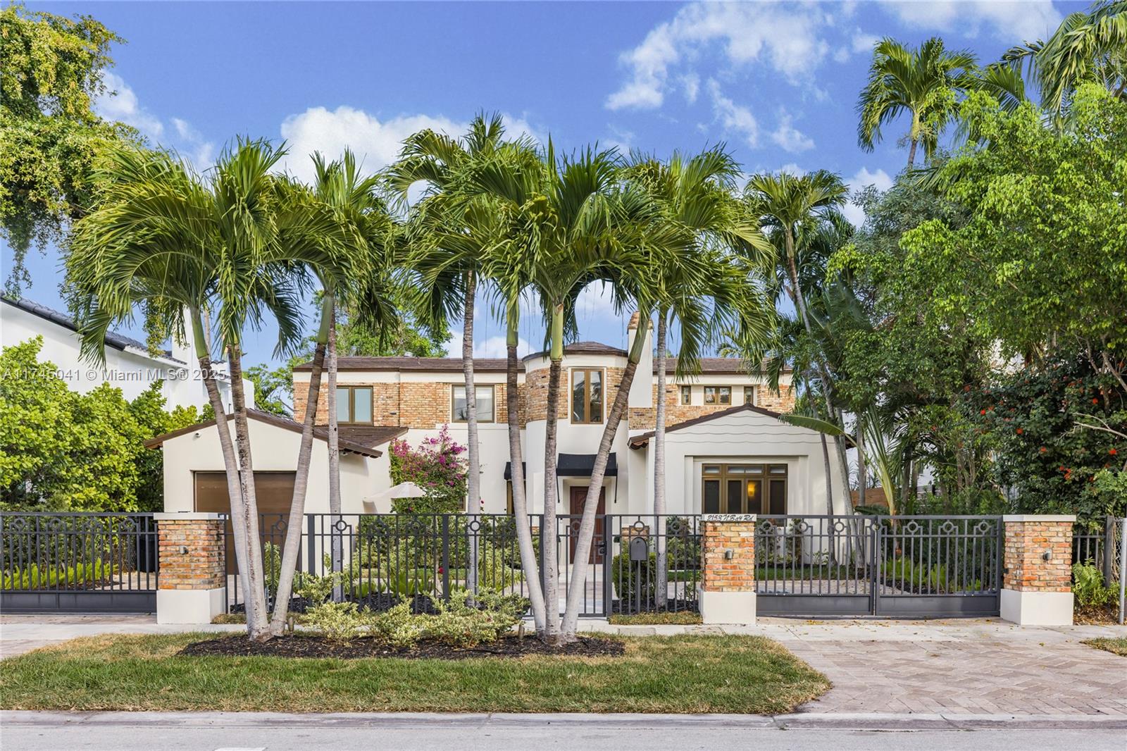 Property for Sale at 2153 N Bay Rd, Miami Beach, Miami-Dade County, Florida - Bedrooms: 5 
Bathrooms: 5  - $5,250,000