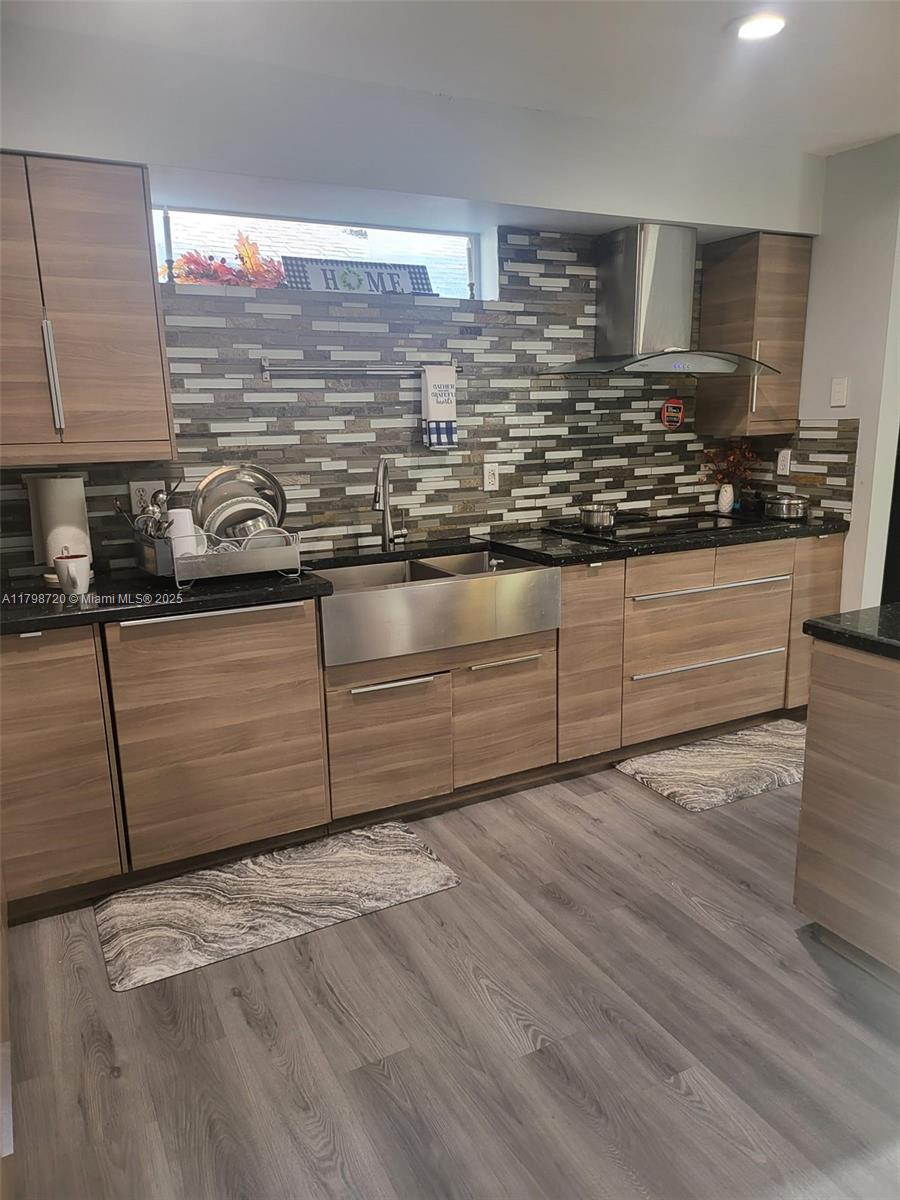 2360 NW 34th Ave 0