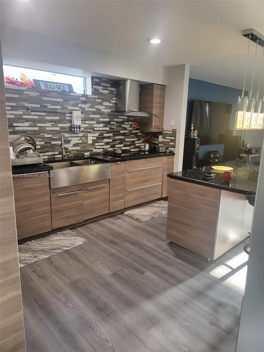 2360 NW 34th Ave 0