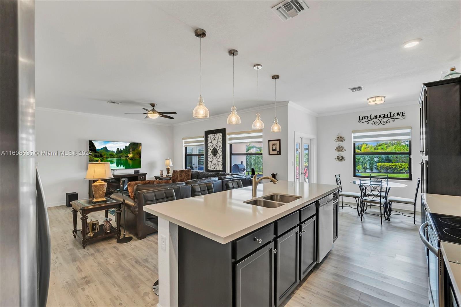 VILHEN DRIVE ESTATES - Residential