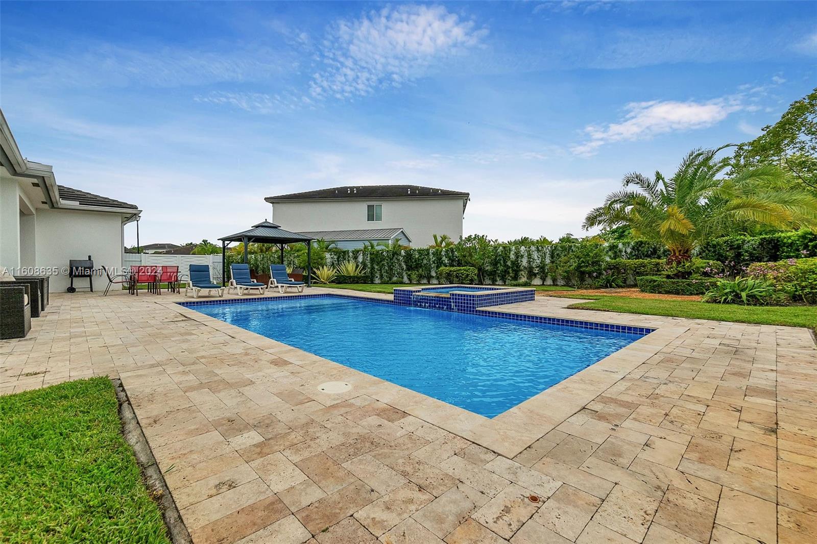 VILHEN DRIVE ESTATES - Residential