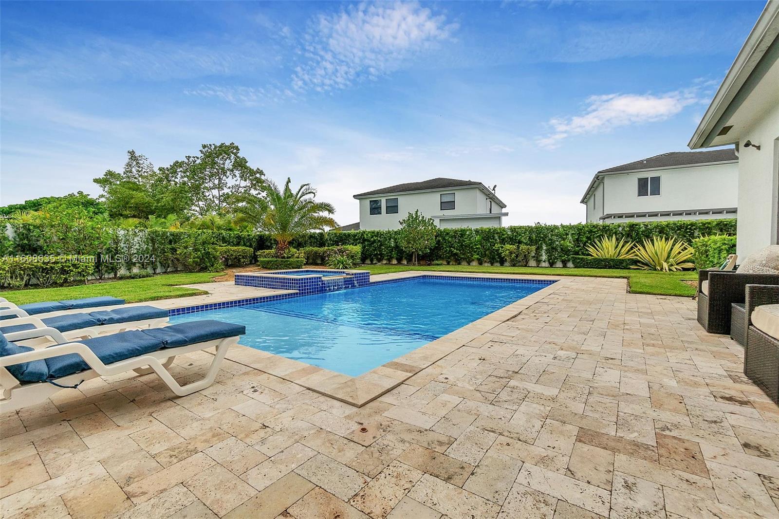 VILHEN DRIVE ESTATES - Residential