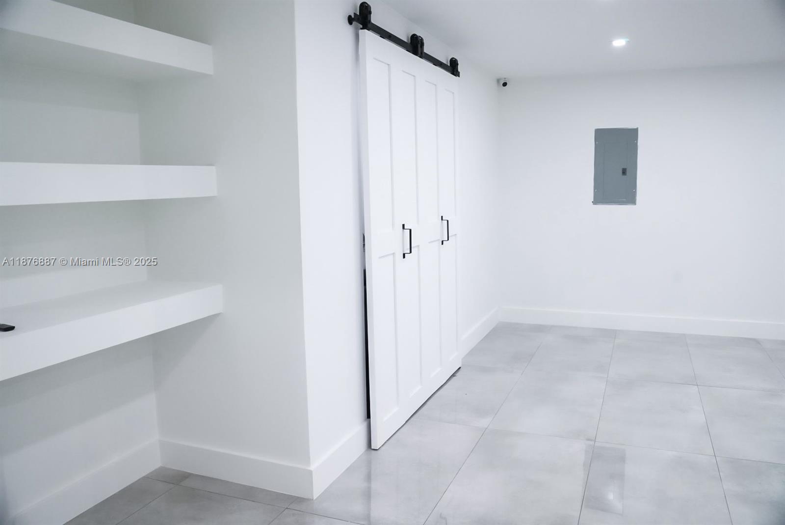 EMBASSY LAKES - Residential Lease