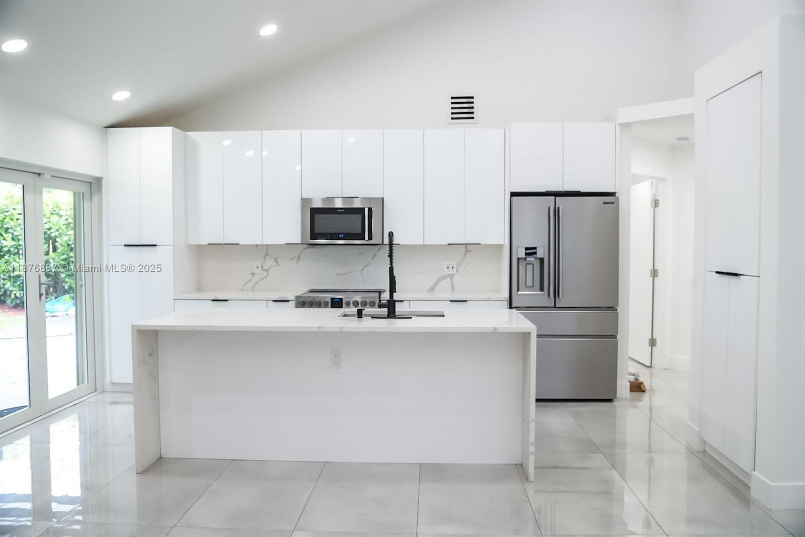 EMBASSY LAKES - Residential Lease