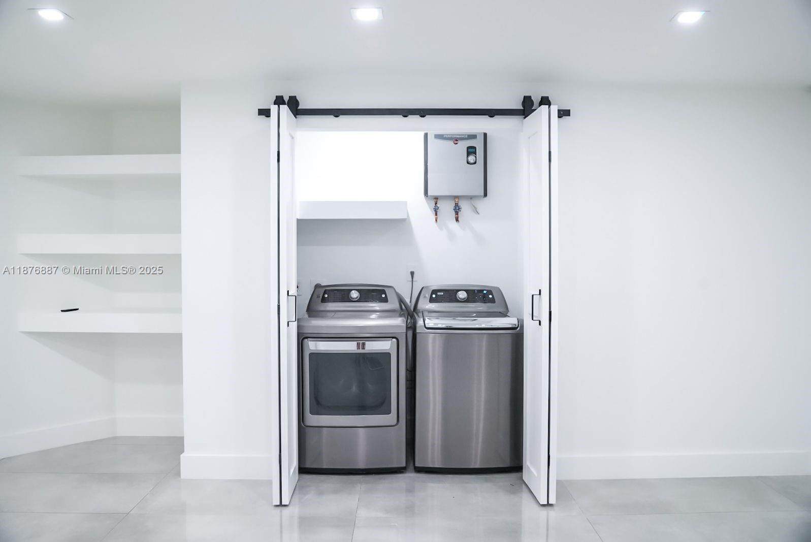 EMBASSY LAKES - Residential Lease