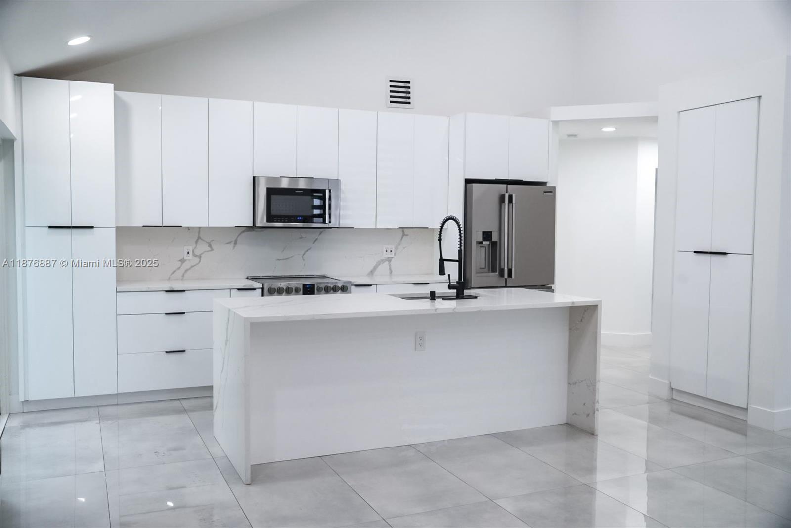 EMBASSY LAKES - Residential Lease