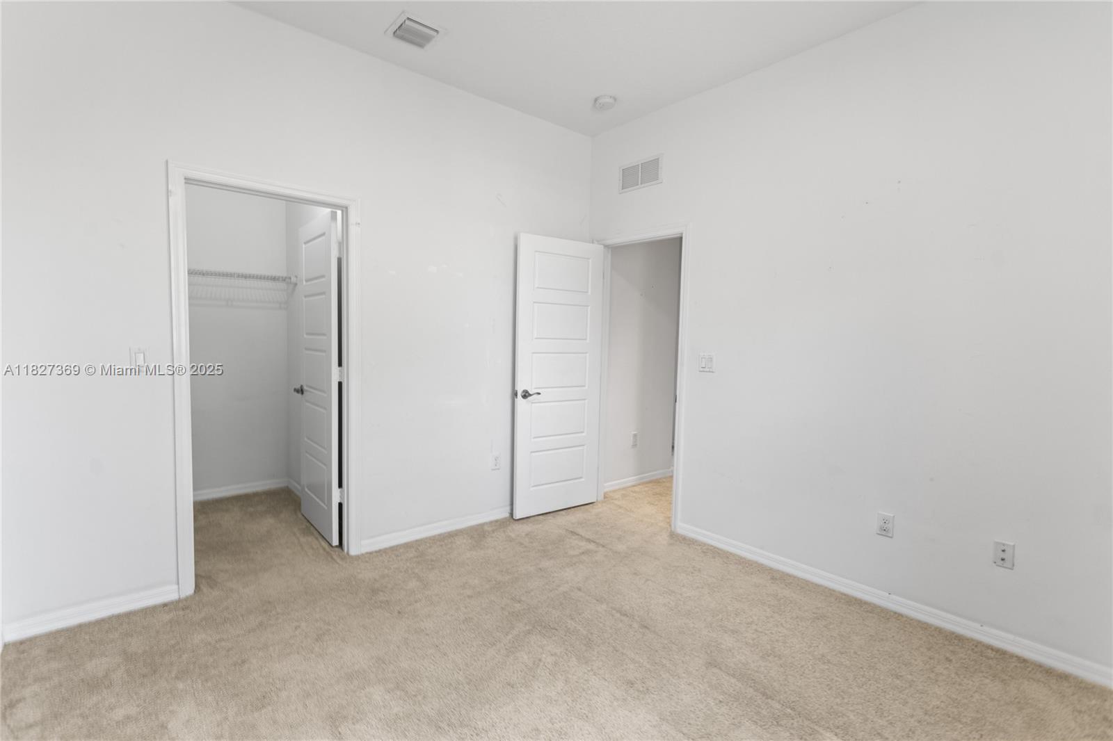 CHAMPION LAKES - Residential