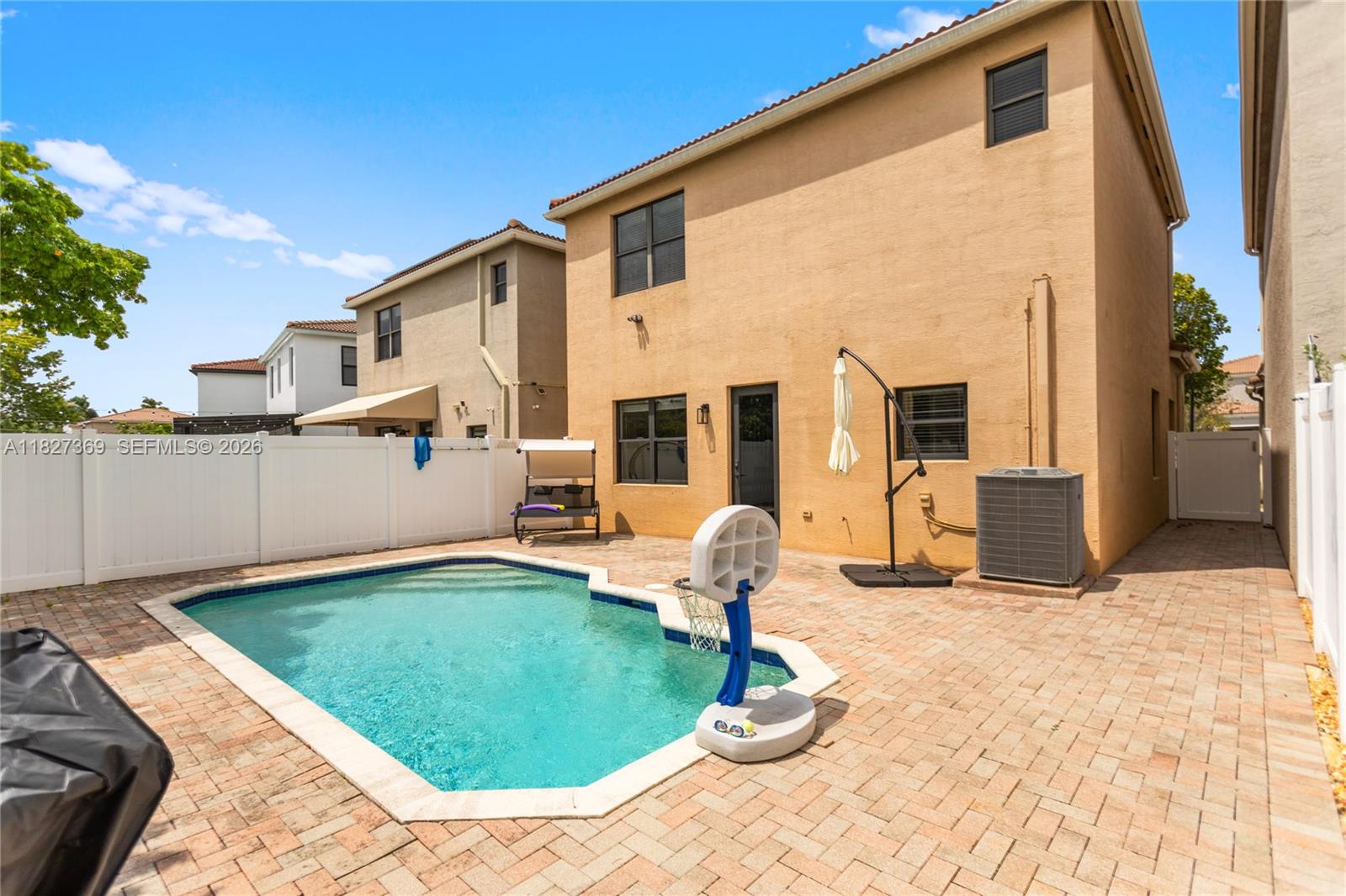 AVENTURA ISLES - Residential