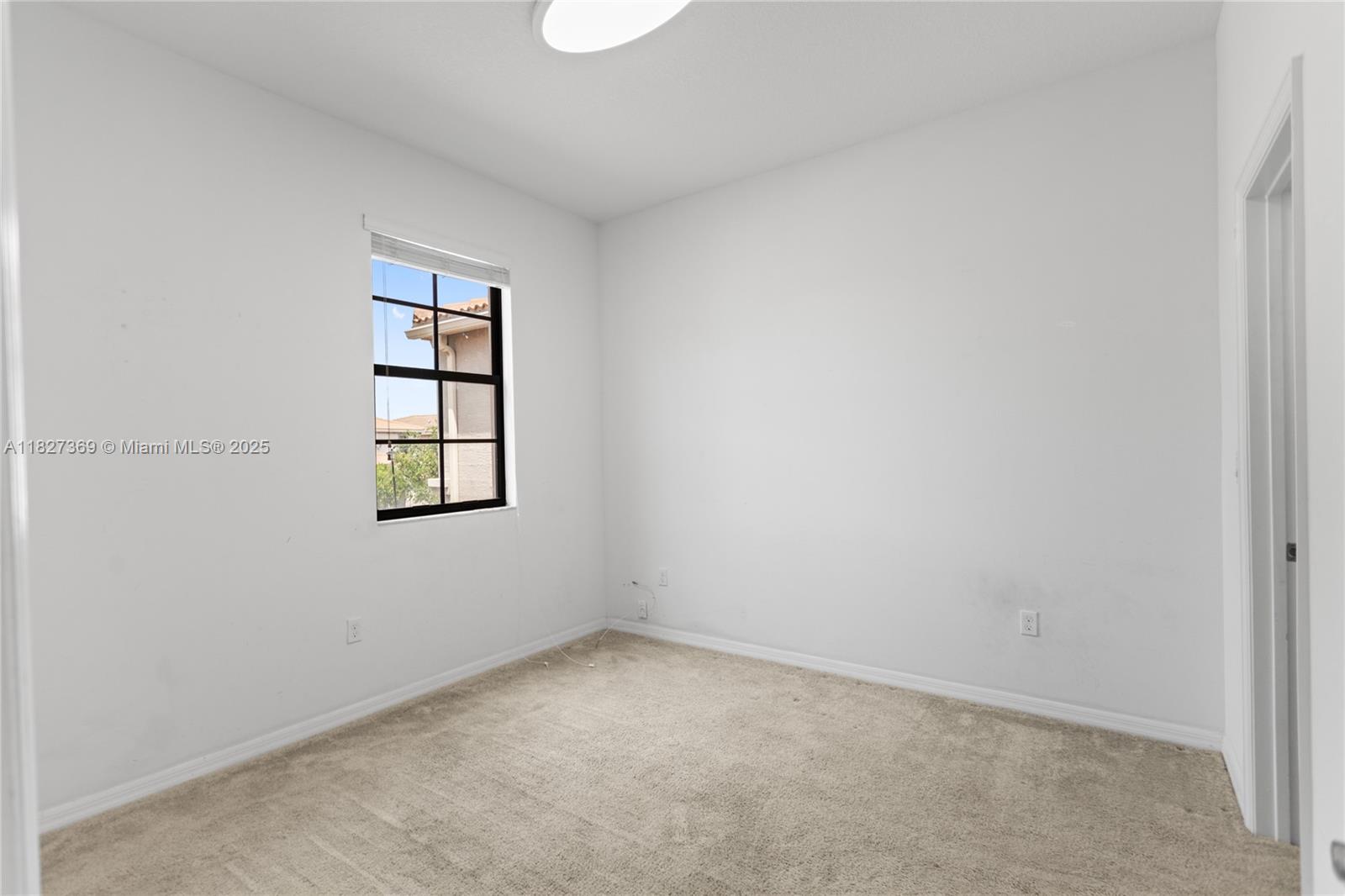 CHAMPION LAKES - Residential