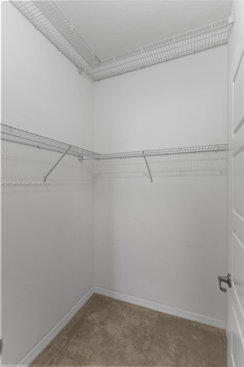 CHAMPION LAKES - Residential