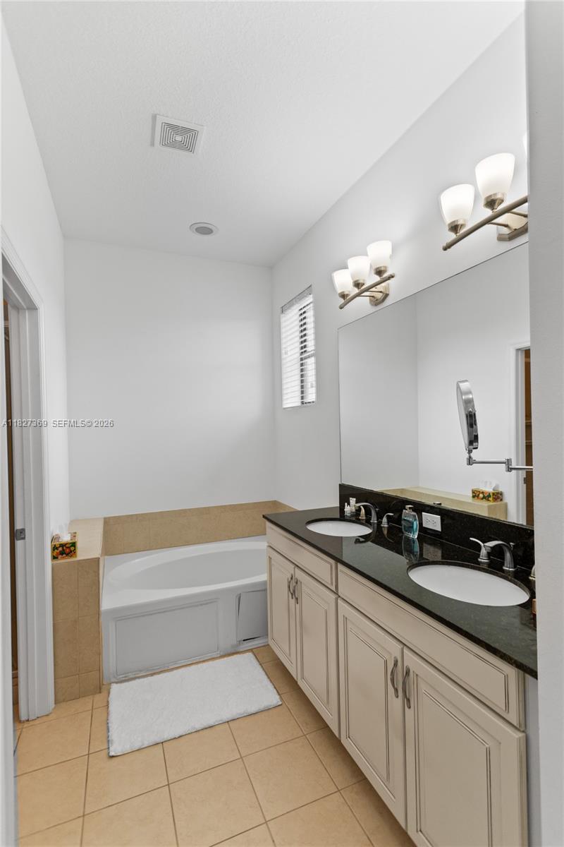 AVENTURA ISLES - Residential