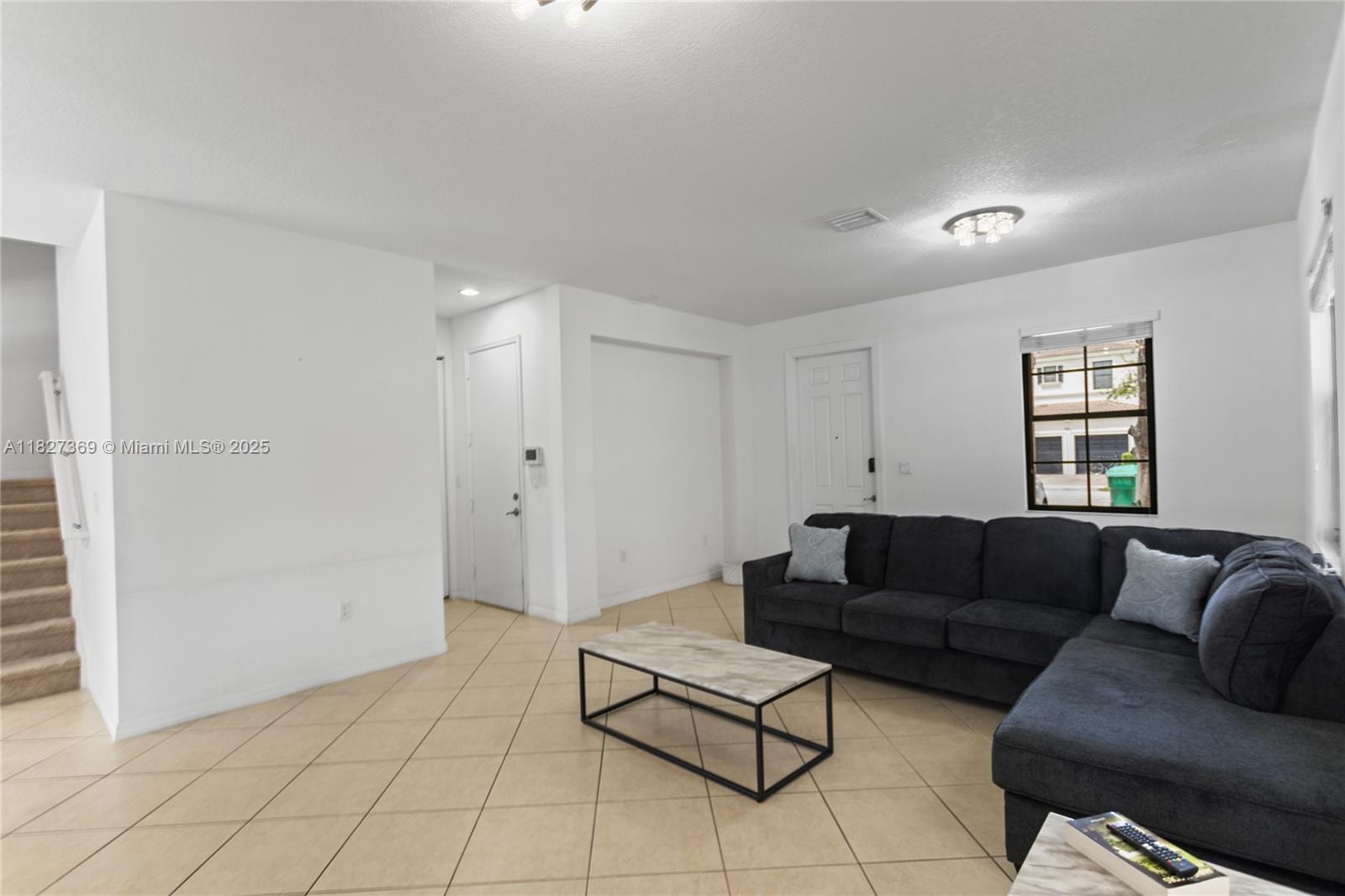 CHAMPION LAKES - Residential