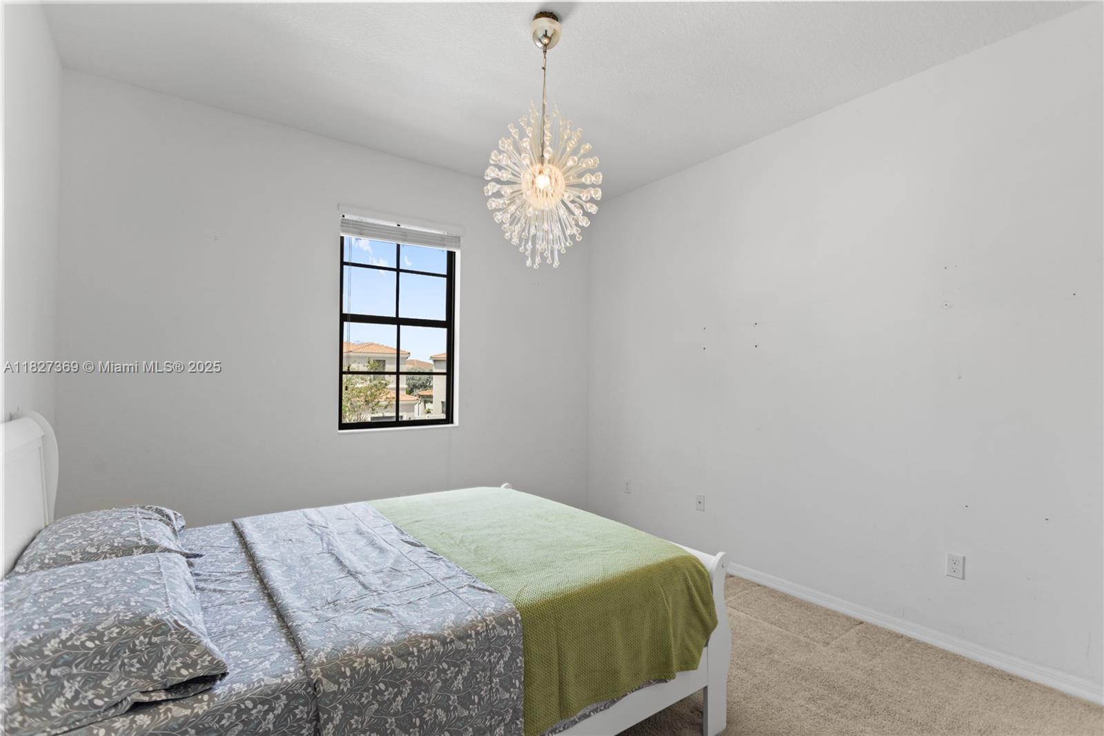 CHAMPION LAKES - Residential