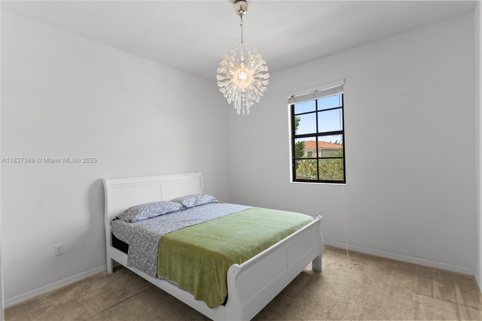 CHAMPION LAKES - Residential