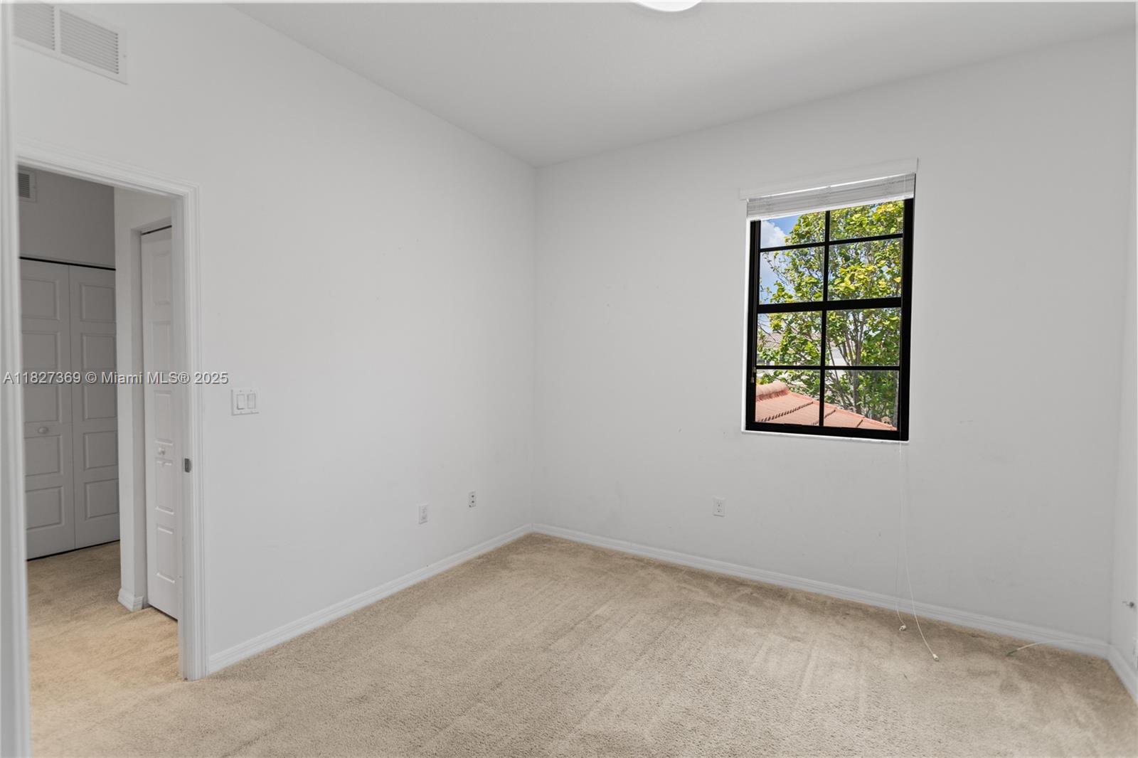 CHAMPION LAKES - Residential