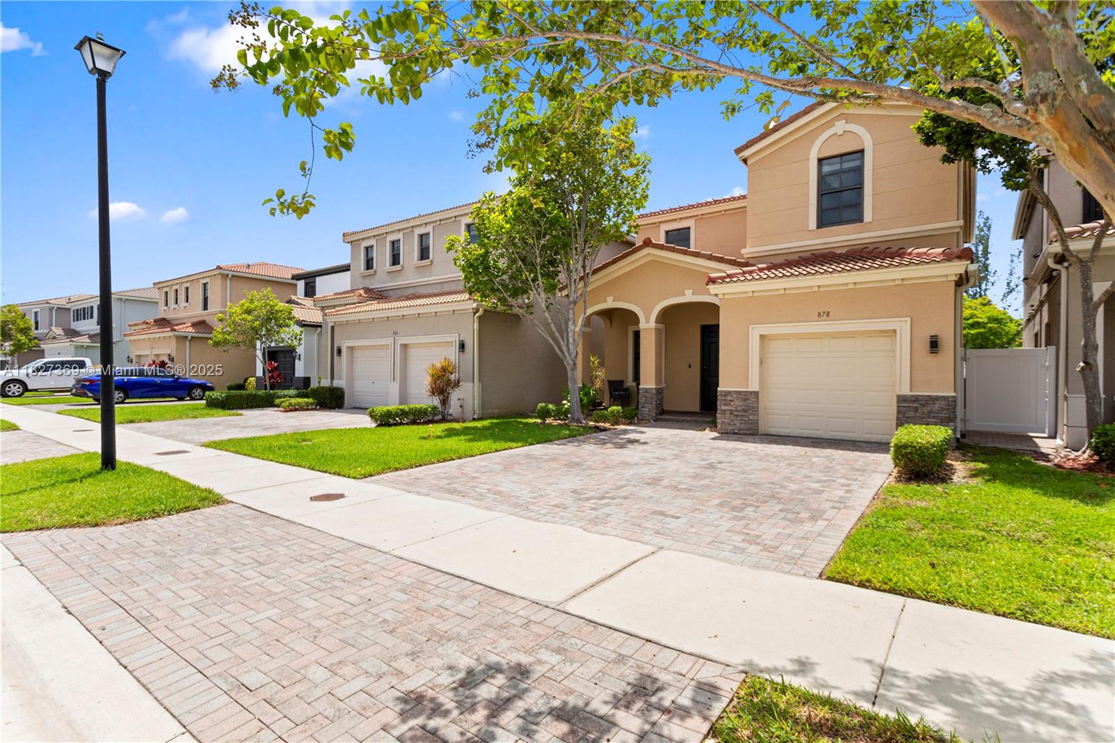 **GREAT OPPORTUNITY TO OWN A POOL HOME WITH A GARAGE AND AN OVERSIZE BACKYARD IN CHAMPIONS LAKE COMMUNITY**ALL AGES WELCOME, 24 HOURS SECURITY, COMMUNITY POOL, GYM AND MORE...**GREAT LOCATION JUST MINUTES TO I-95, TURNPYKE, 836 BEACHES AND MORE...** OWNER MOTIVATED.**