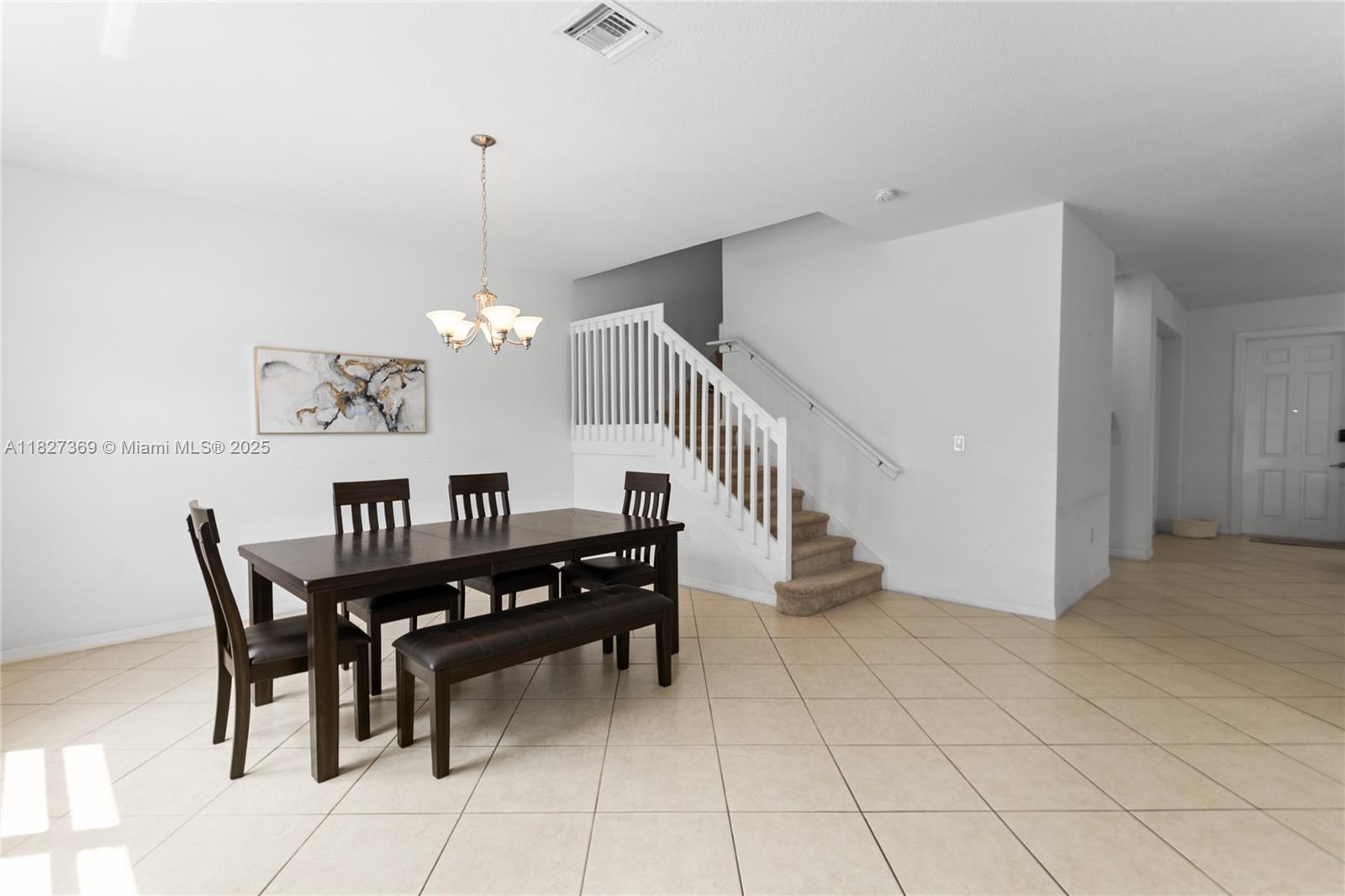 CHAMPION LAKES - Residential